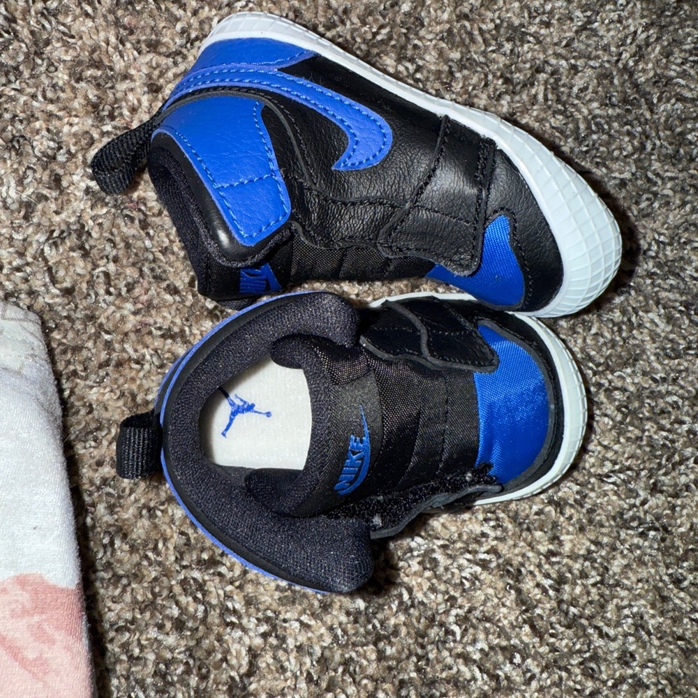 Nike Kids Black and Blue Sneakers